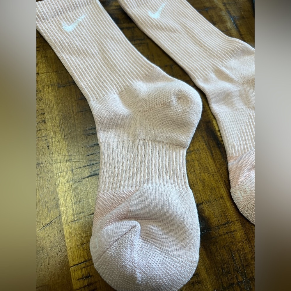 Nike Dri-FIT Crew Socks - Pink (1 Pair) Medium - Picture 6 of 7